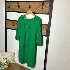 Women’s Green stretch dress with cute key hole cutout neck - size 6